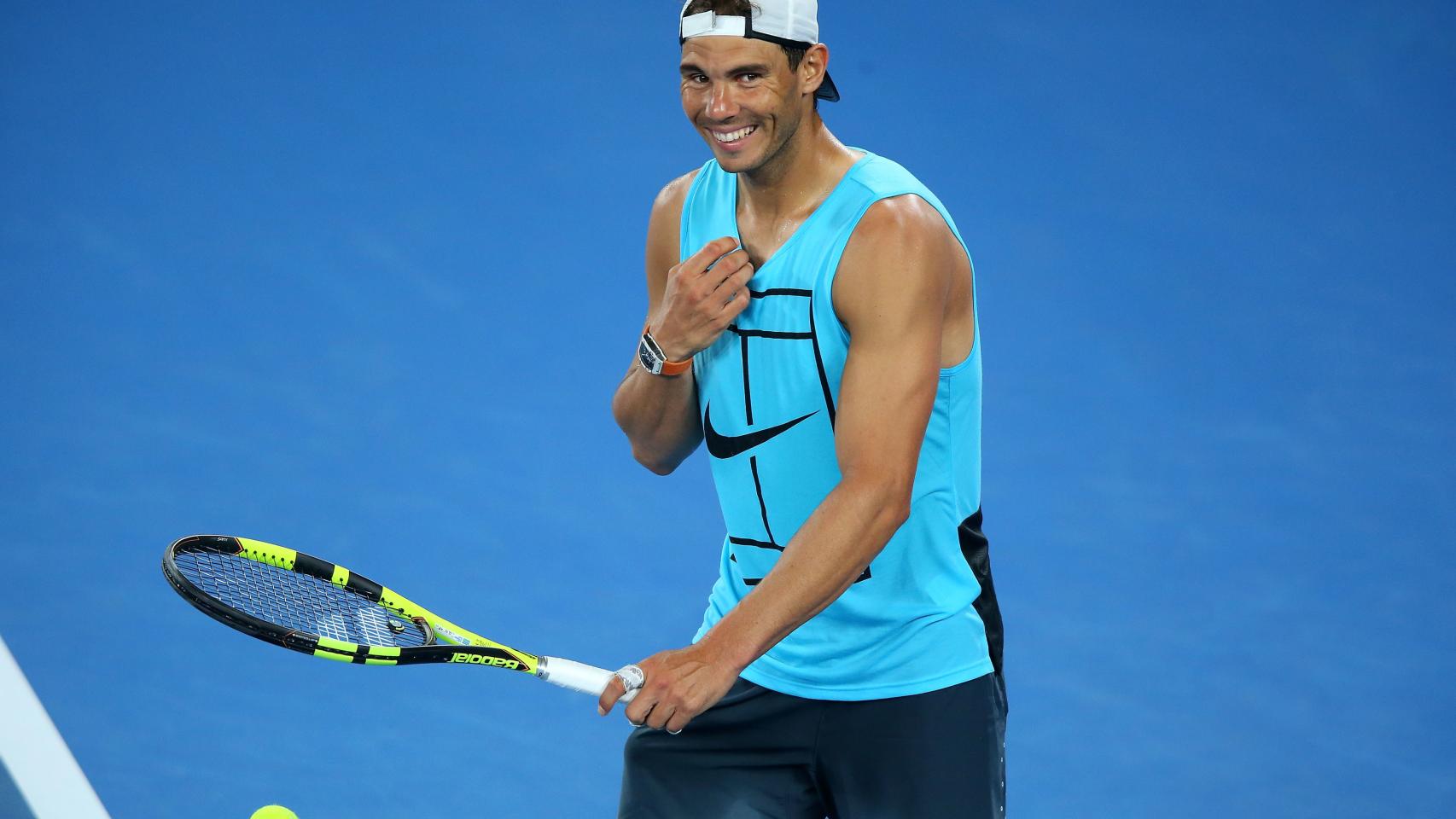 Rafa Nadal entrenando en Melbourne.