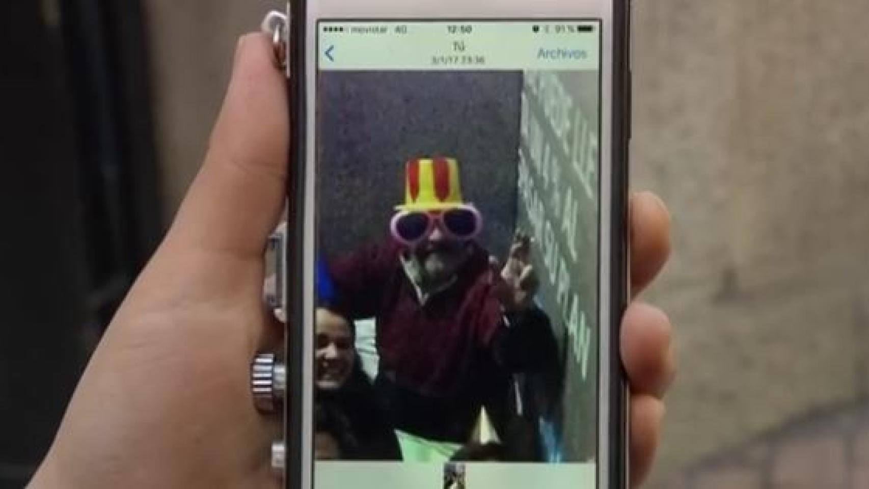 Salva, celebrando su cumpleaños junto a algunos voluntarios de la Asociación Bokatas.