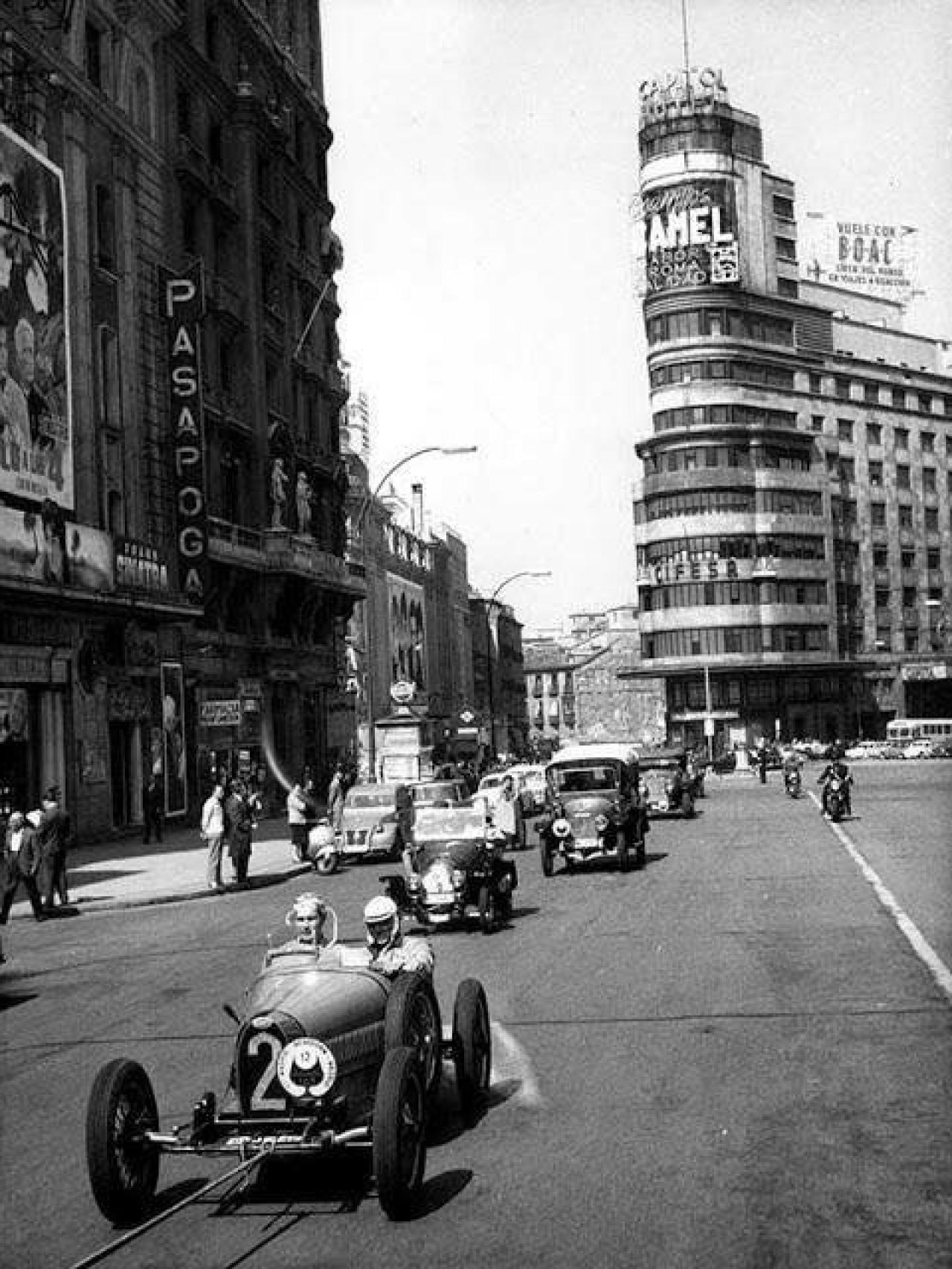 La Gran Vía en los sesenta.