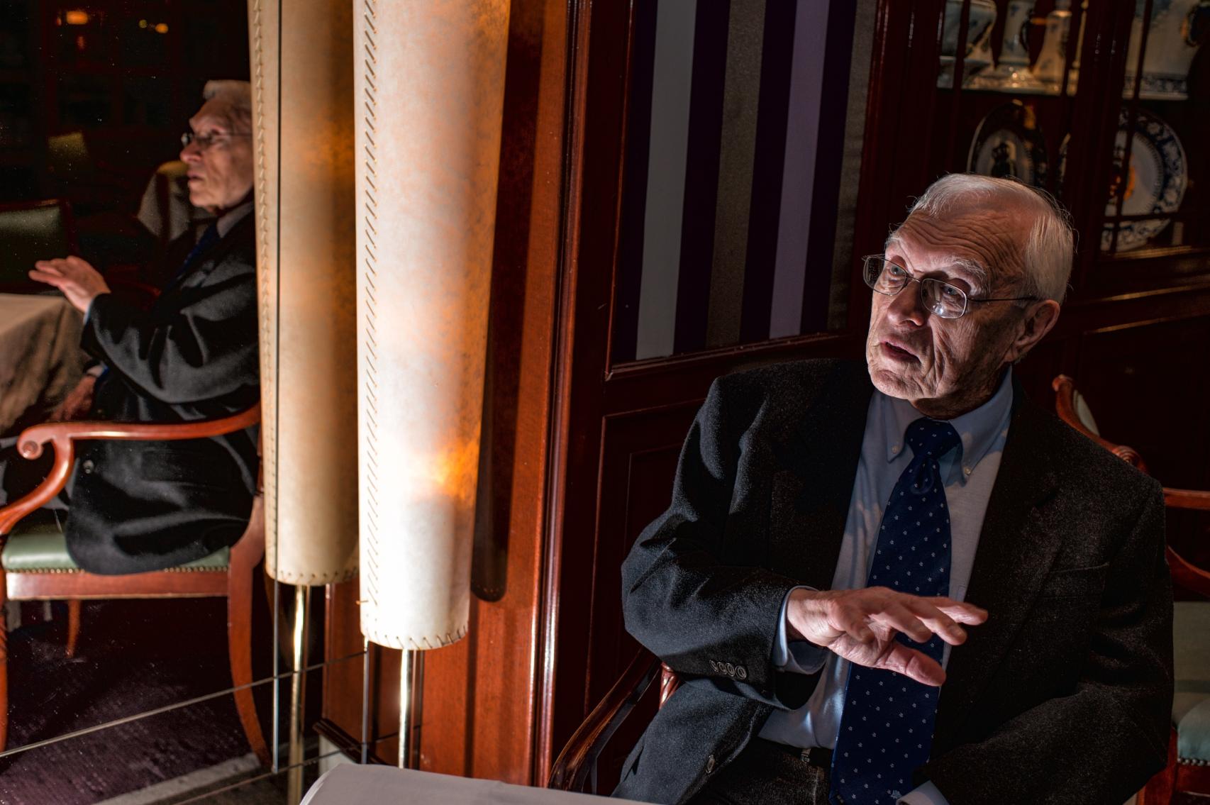 El catedrático asegura que España tiene una visión muy negativa de su pasado.