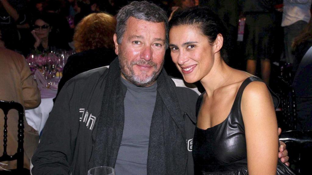 Starck, con su mujer Jasmine, a la que considera su musa, durante una cena.