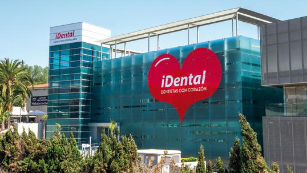 Exterior de una de las clínicas de iDental, cuya profesionalidad ha sido puesta en duda tanto por pacientes como por expertos.