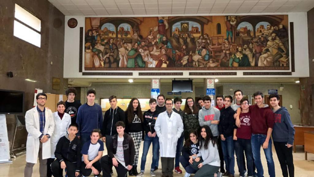 Foto_grupo_estudiantes-rayo