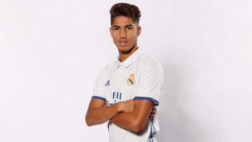 Achraf Hakimi, jugador del Real Madrid. Foto: Twitter (@AchrafHakimi)