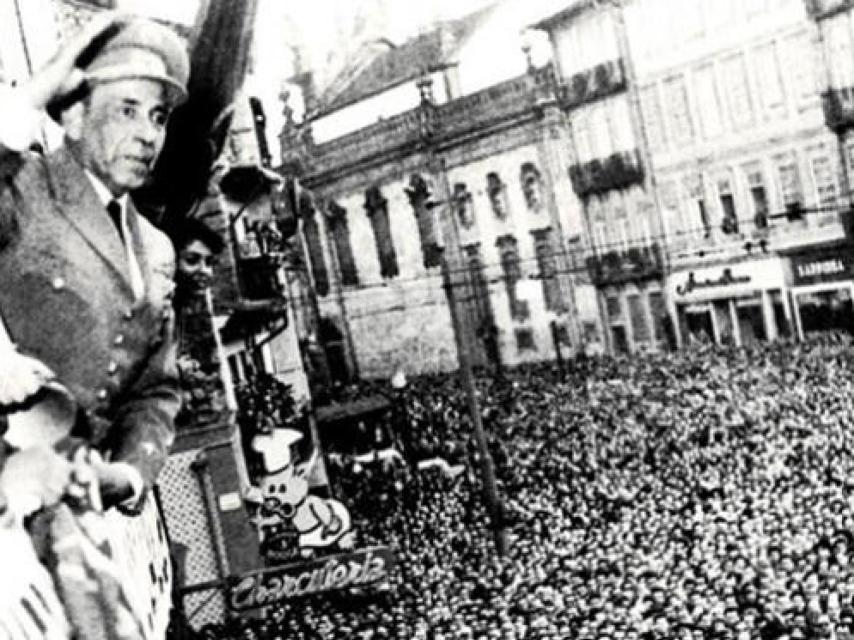 Multitudinarias manifestaciones apoyando la candidatura presidencial de Humberto Delgado.