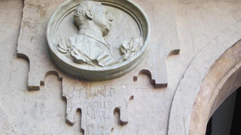 salamanca-medallon-franco-patrimonio-manueco