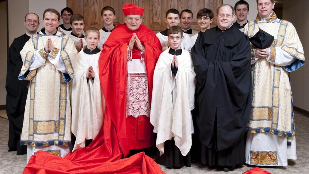 El cardenal Burke es uno de los más críticos con el actual papa.