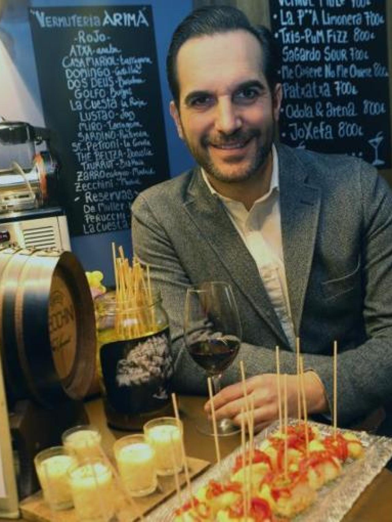 El chef tomando tapas.