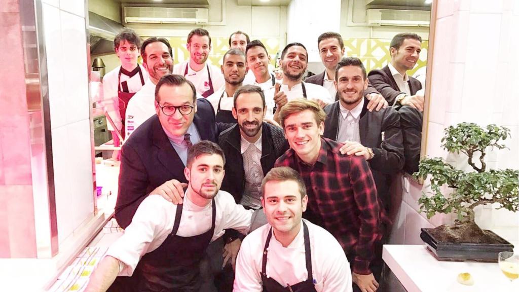 Los jugadores del Atlético de Madrid comiendo en Coque