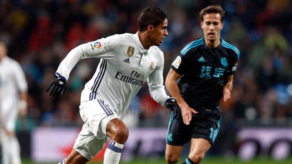 Raphael Varane ante la Real Sociedad