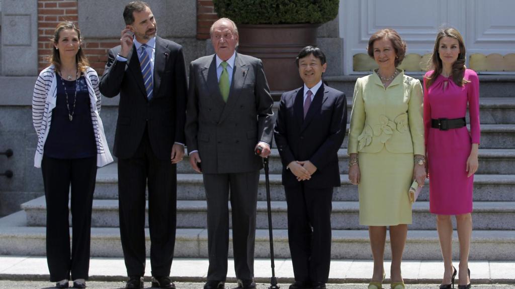 Éste será el primer viaje  que realiza Felipe VI a Japón como rey. En la imagen, con los reyes eméritos.