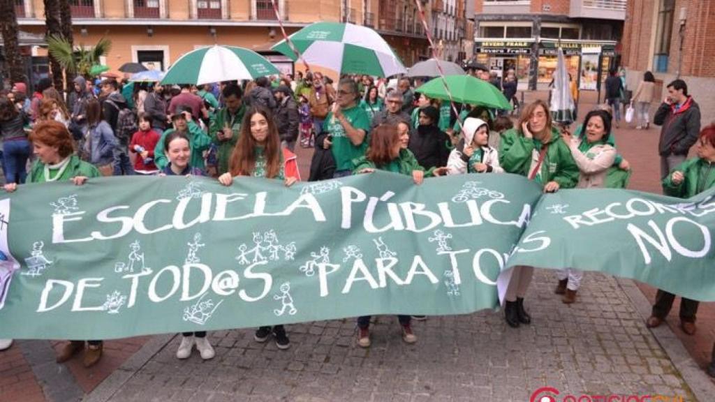 manifestacion escuela publica mayo valladolid 3