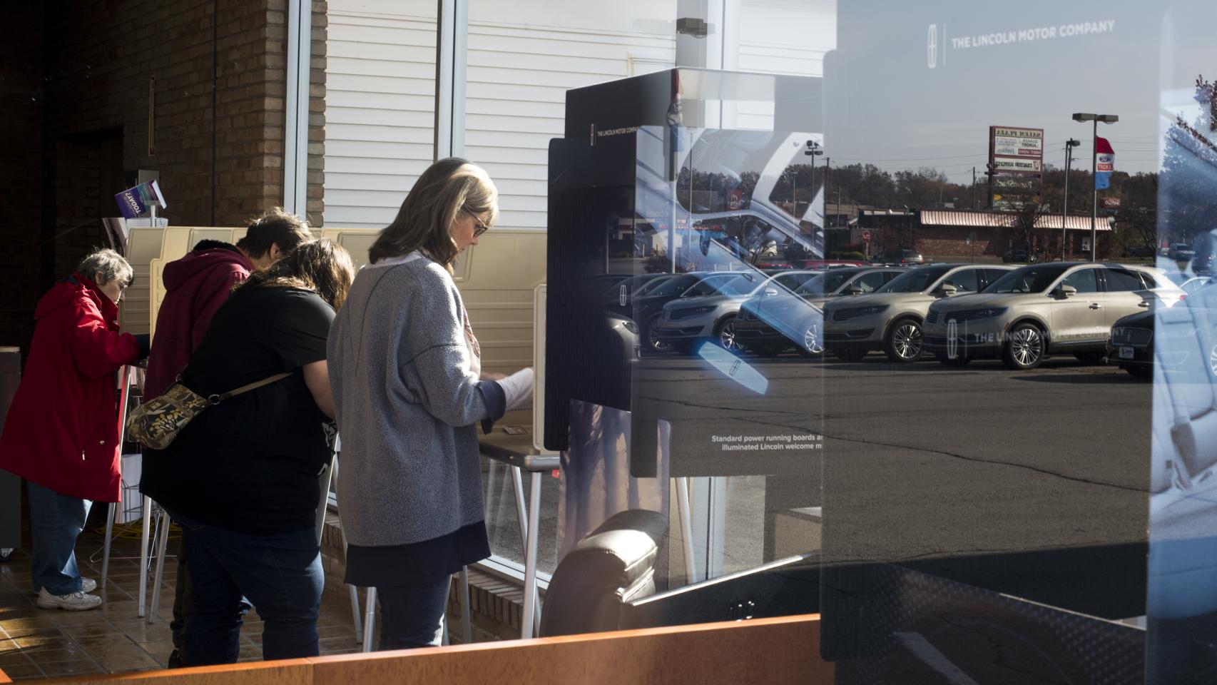 Holanda no se fía de su sistema electrónico para contabilizar los votos.