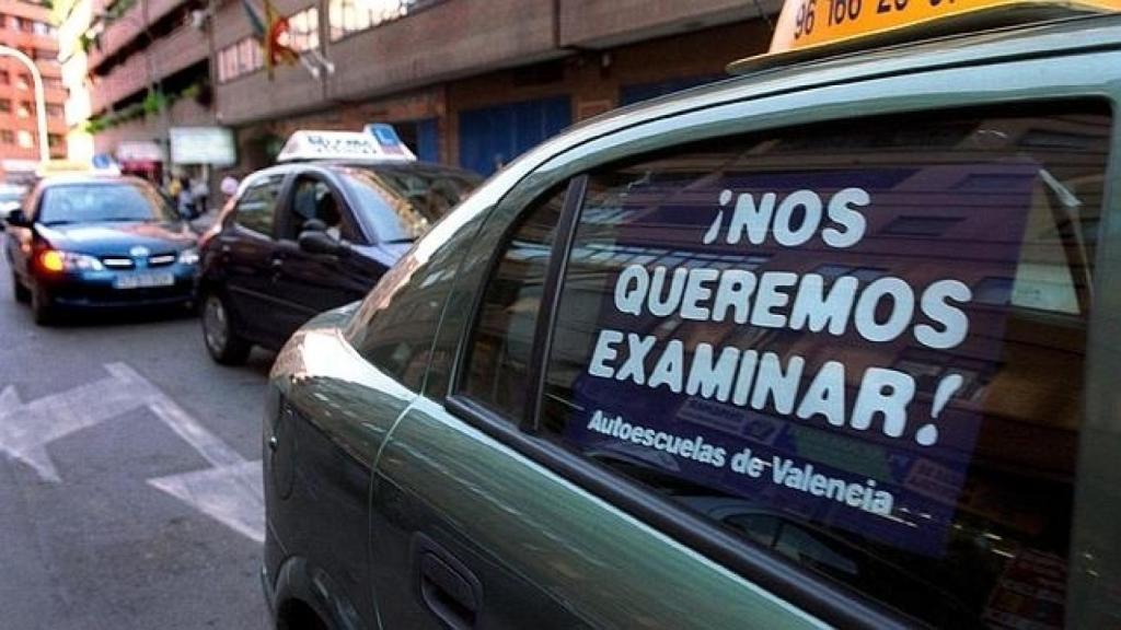Las autoescuelas han convocado manifestaciones en varias ciudades de España.
