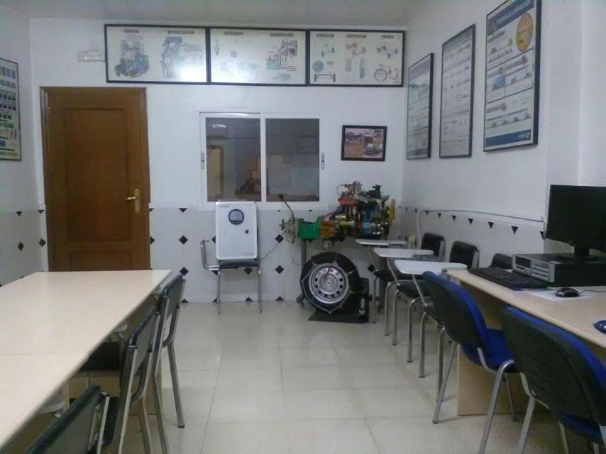 A la autoescuela de Santos y Josefina acuden actualmente algo más de una decena de estudiantes.