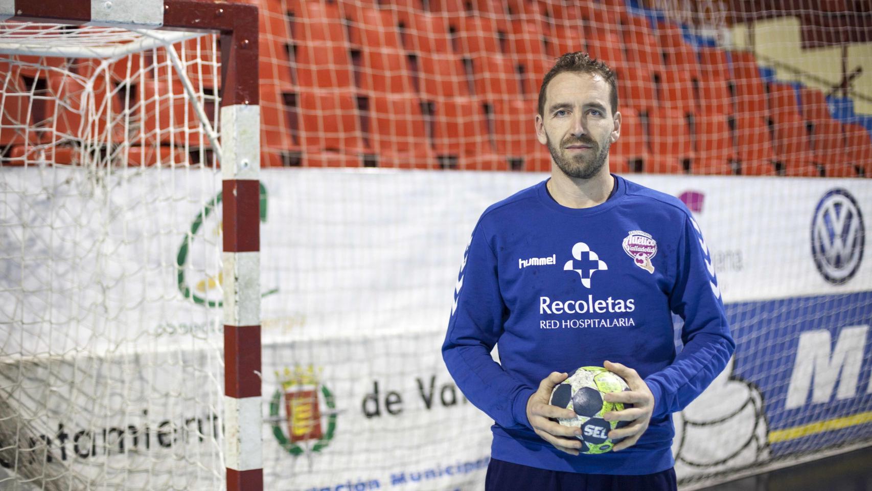 Fernando Hernández, antes de entrenar con el Atlético Valladolid.