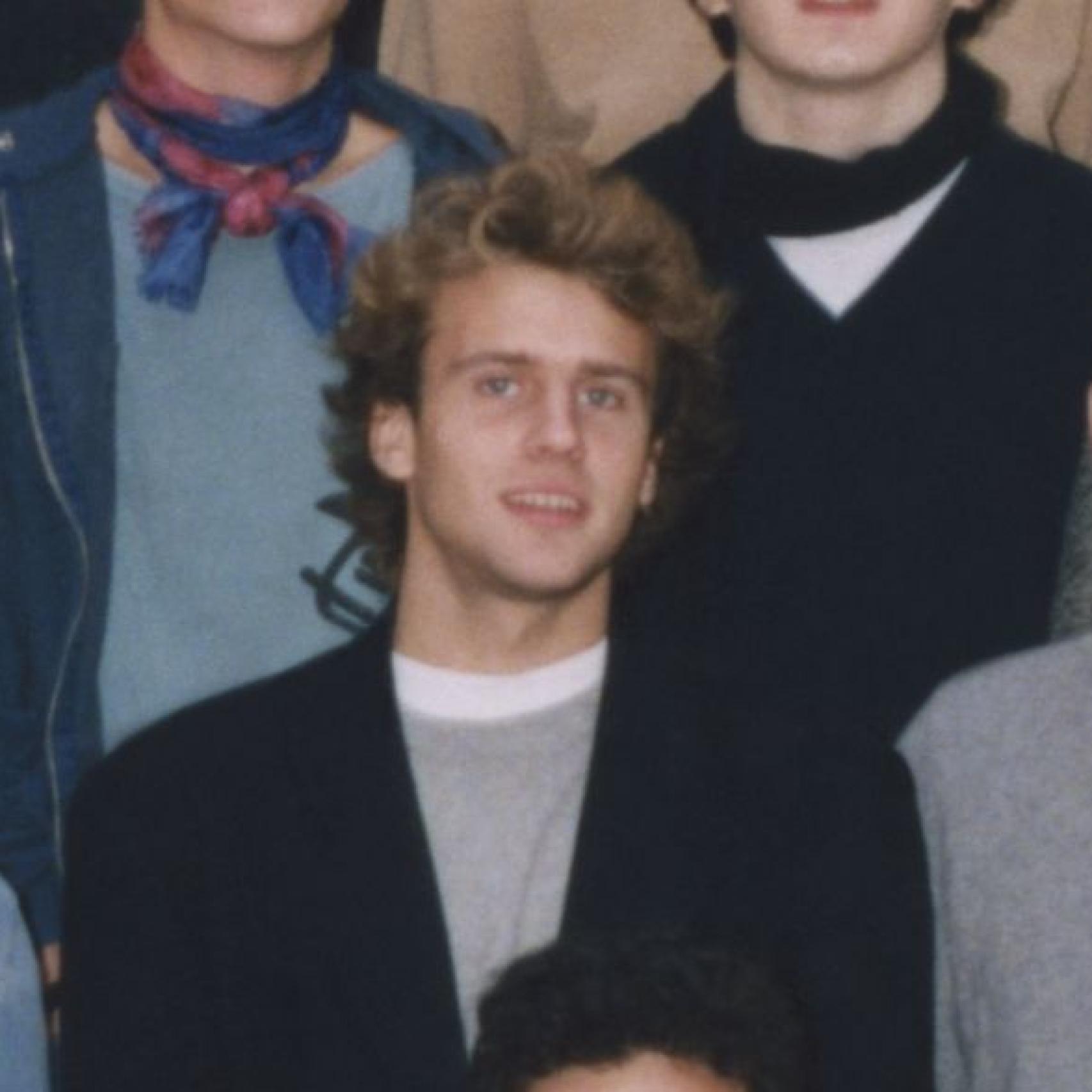 Emmanuel Macron cuando era joven y enamoró a su profesora, ahora su esposa