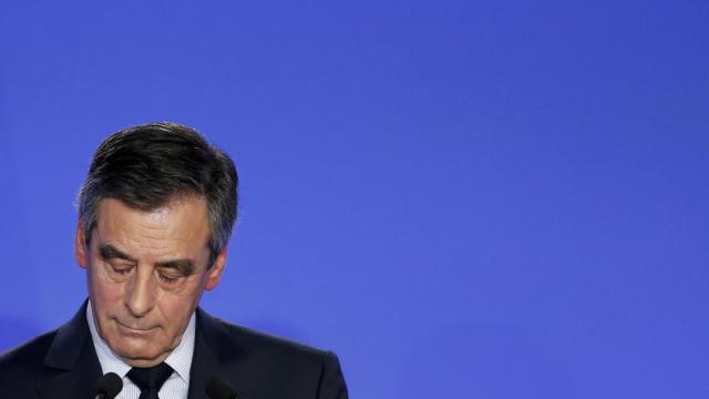 Fillon asegura este lunes que no hay nada de ilegal en la contratación de su familia.