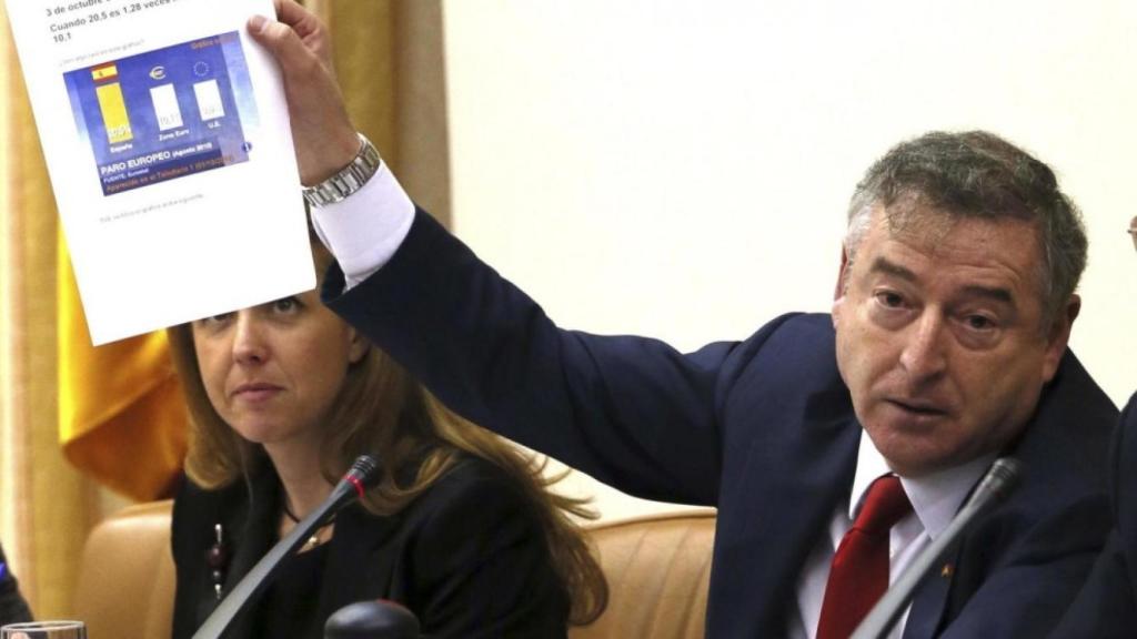 El presidente de RTVE José Antonio Sánchez en una comisión de control parlamentario.