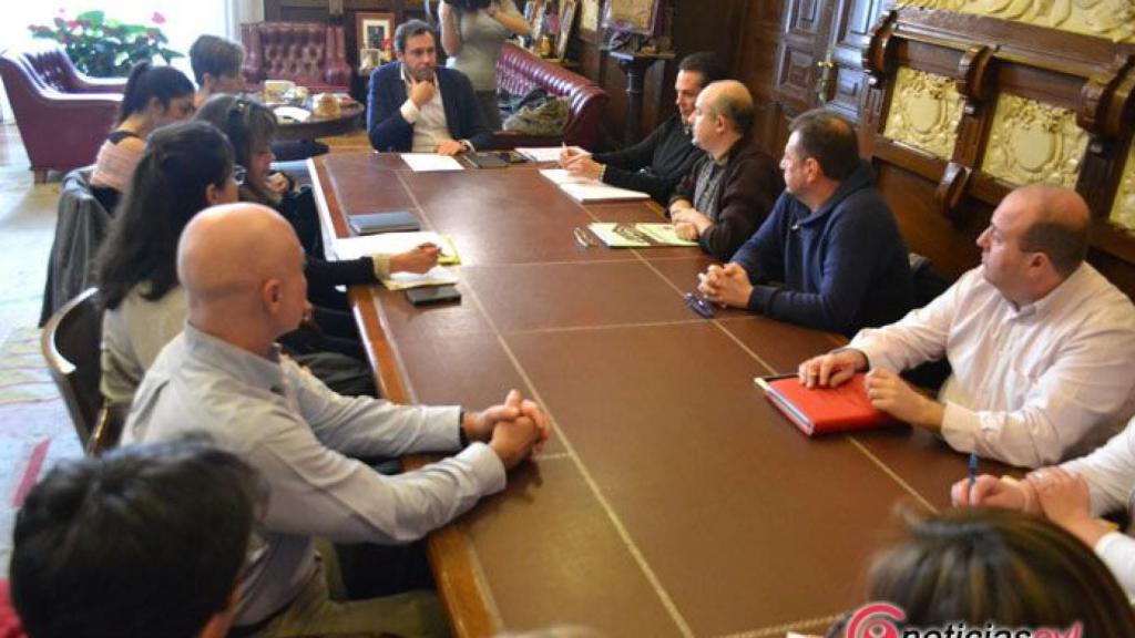 konecta-valladolid-ayuntamiento-apoyo-reunion-trabajadores-(2)