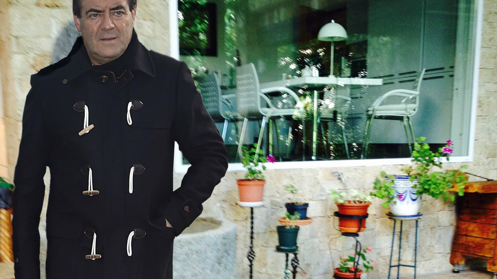 José Bono, en uno de los rincones de su casa de Salobre.