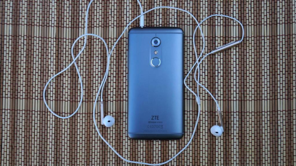 El ZTE Axon 7 se actualiza a Android 7.0 Nougat y es el móvil más barato para usar Daydream