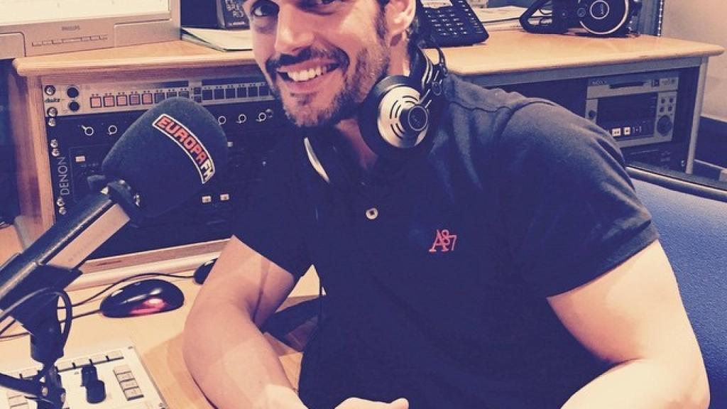 Josep Lobató en el estudio de Europa FM