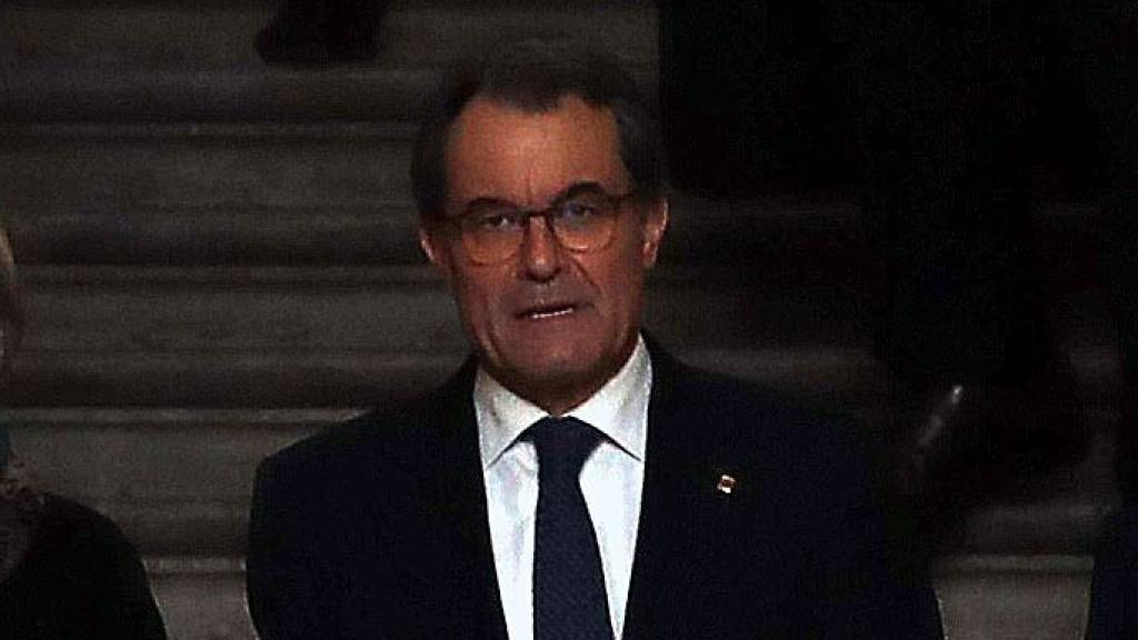 Artur Mas, Joana Ortega e Irene Rigau, este viernes al abandonar el Palacio de Justicia