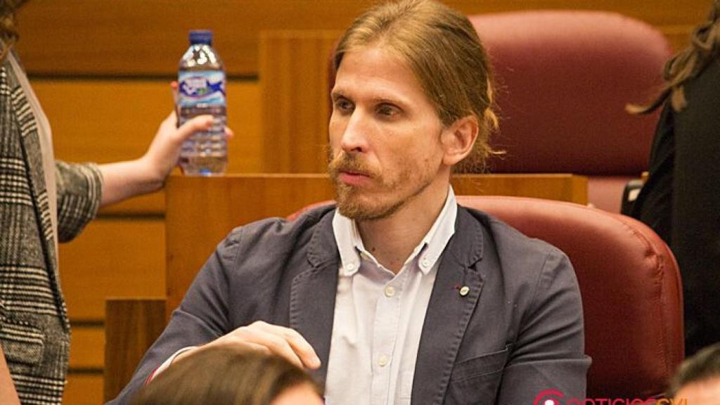 pleno-cortes-regional-podemos-pablo-fernandez