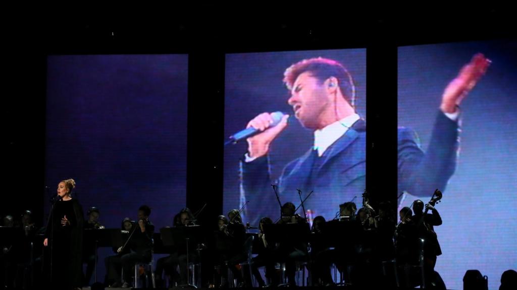 Actuación en la que Adele se confunde y repite.