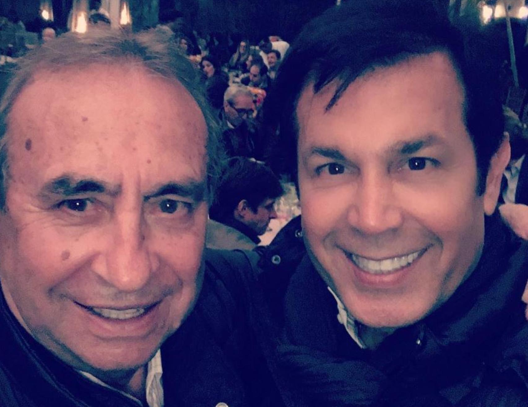 El empresario Pedro Trapote con el productor Sierralta. Tras ellos se puede ver a El Juli