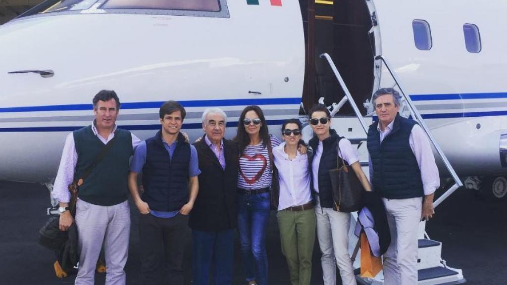 El Juli, junto a Gabriel Alarcón y el resto de acompñanantes