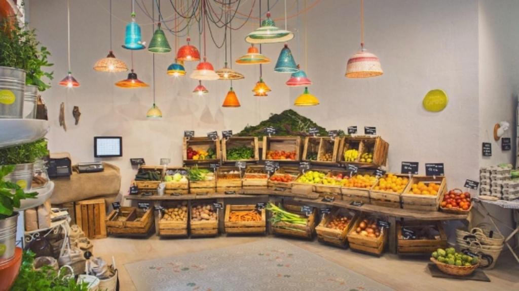 En la calle Tragalfar 22 se encuentra el Colmado Mamá Campo. | Foto cortesía del establecimiento.