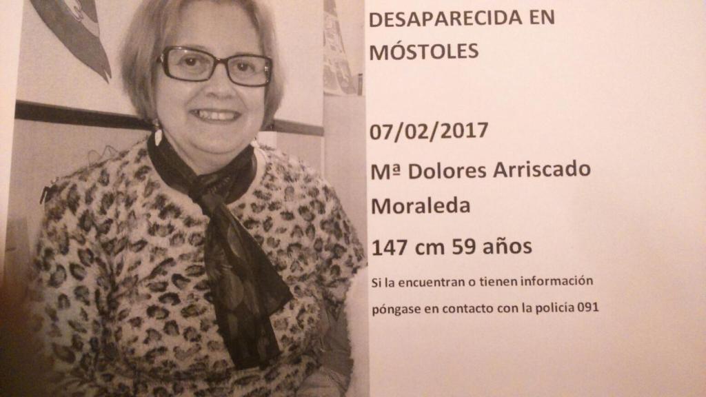 La familia ha puesto carteles por Móstoles para intentar encontrar alguna pista