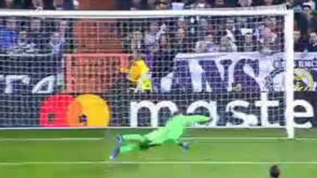 Gol de Insigne  Foto: Twitter (@chirichampions)