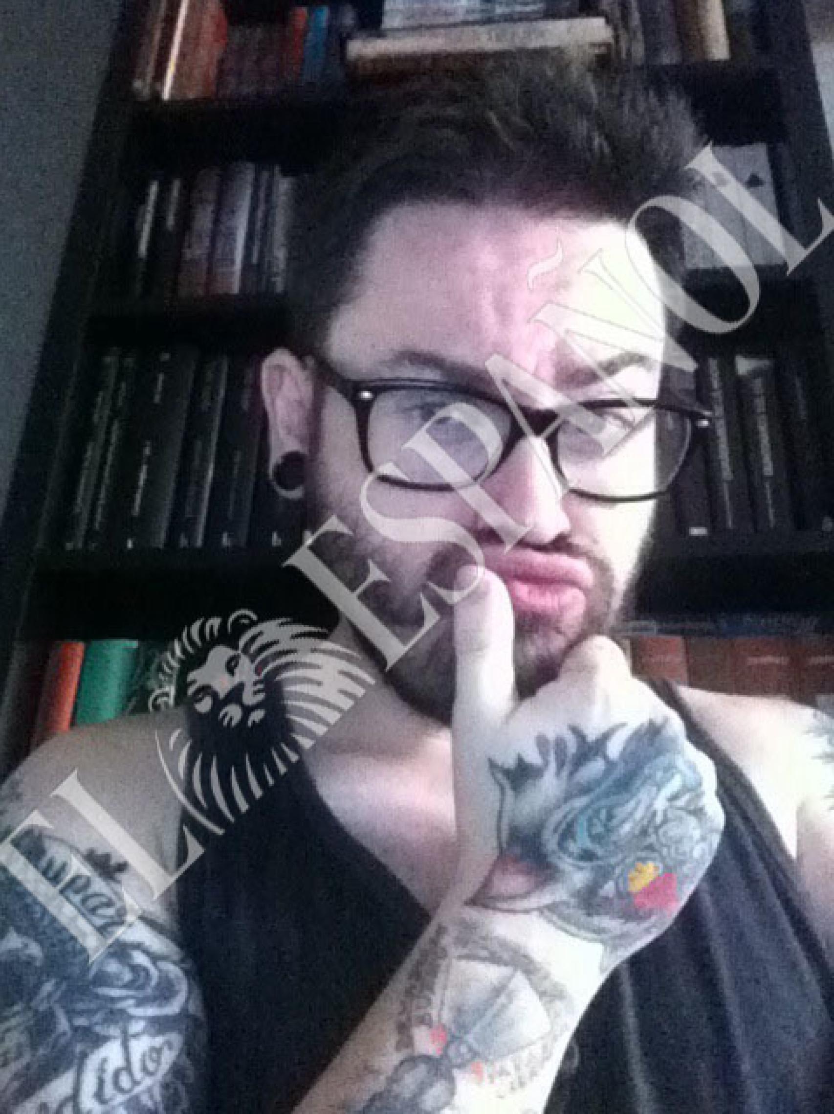 Rodrigo mandaba con frecuencia sus fotografías a las chicas con las que hablaba por internet.