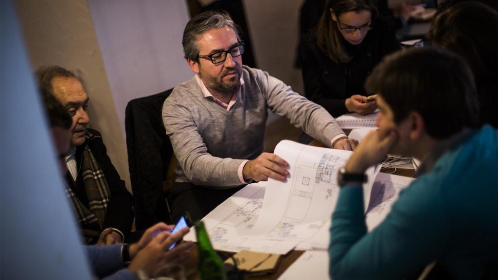 Paco Cruz mantiene una especie de sala de control desde la que vigila cualquier movimiento de los restaurantes rentabilizados.