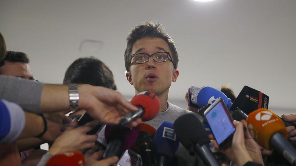 Errejón atiende a los medios al finalizar el Consejo Ciudadano.