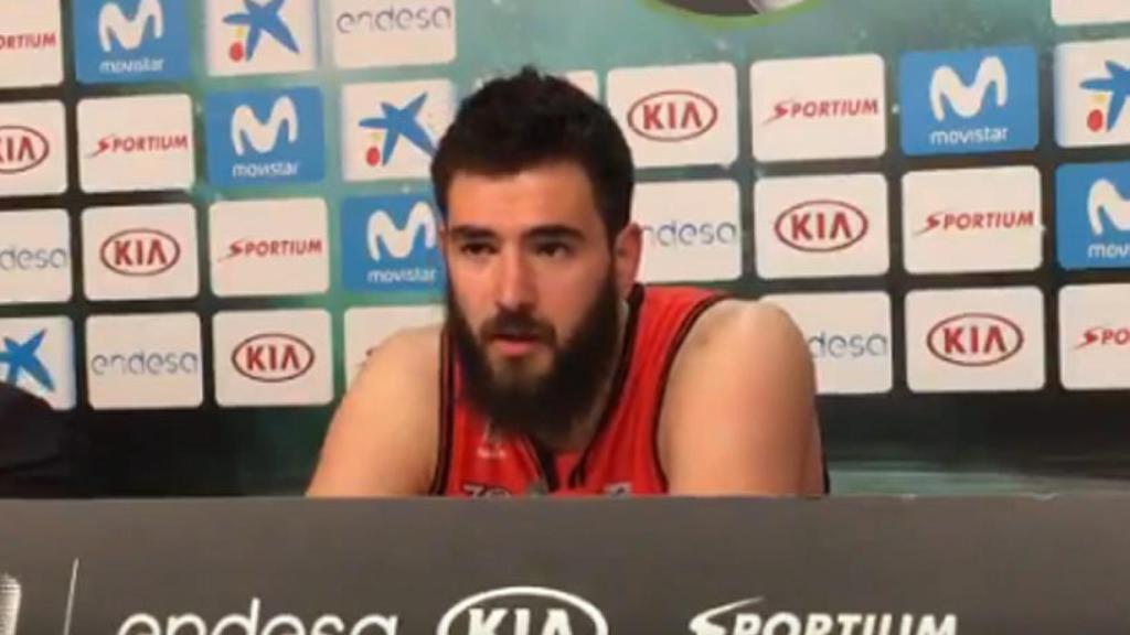 Bojan Dubljevic  en rueda de prensa