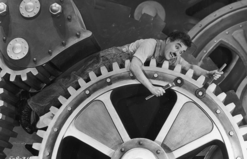 Charles Chaplin, en Tempos modernos.