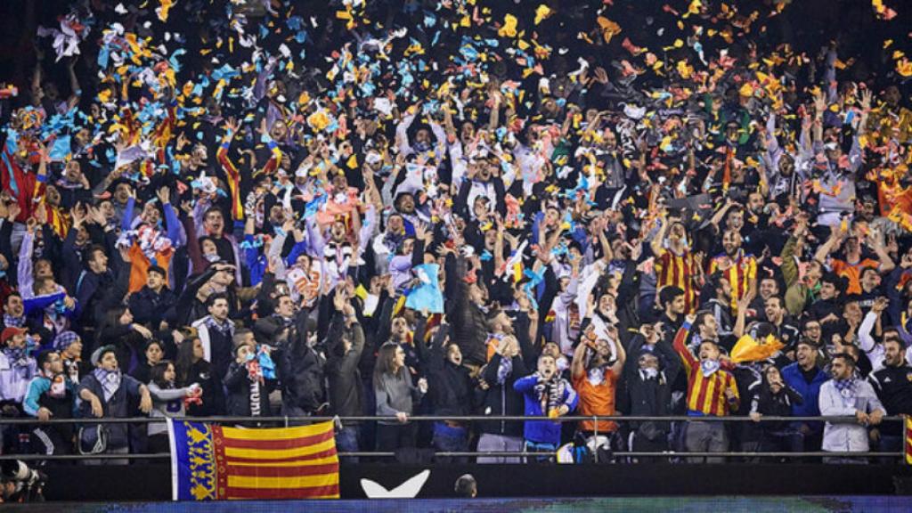 Afición blanquinegre en Mestalla
