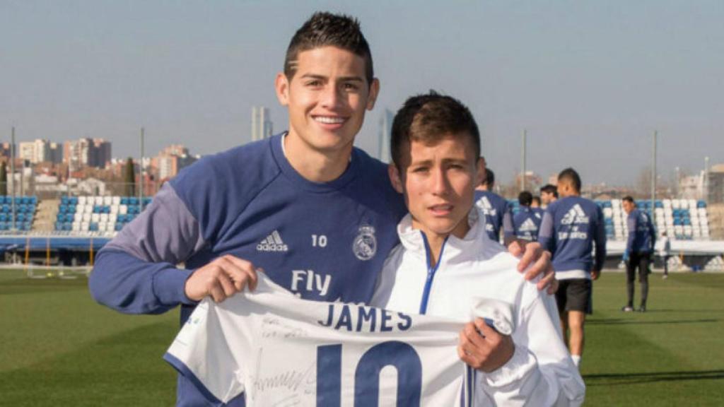 El 'niño ángel' con James