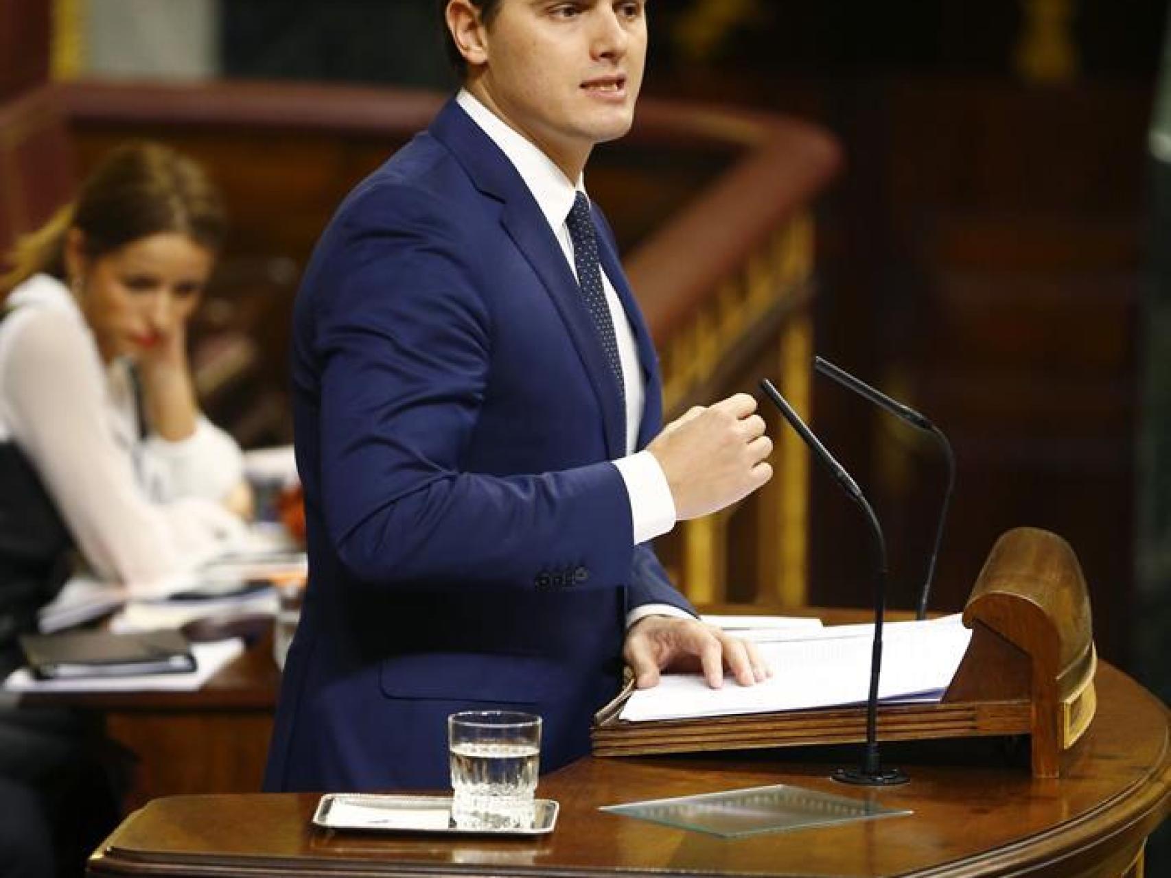 Rivera defiende su ley anticorrupción en el Congreso.