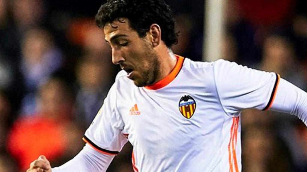 Dani Parejo ante el Real Madrid   Foto: Twitter (@valenciacf)