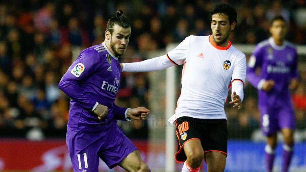 Bale, perseguido por Parejo
