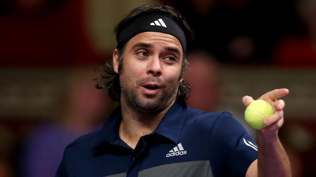 Fernando González en un partido de leyendas.