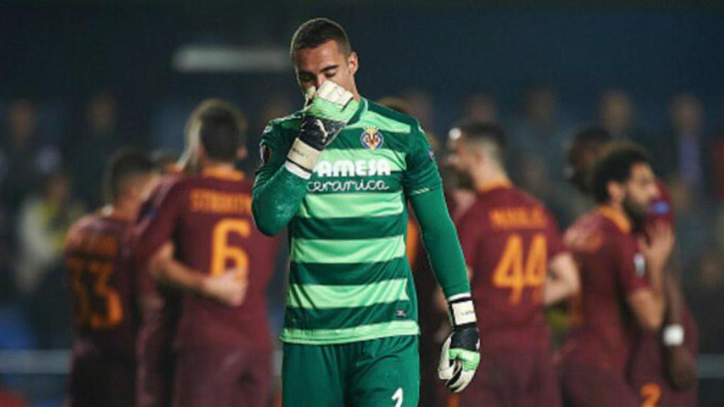 Asenjo, ante la Roma. Foto:villarrealcf.com