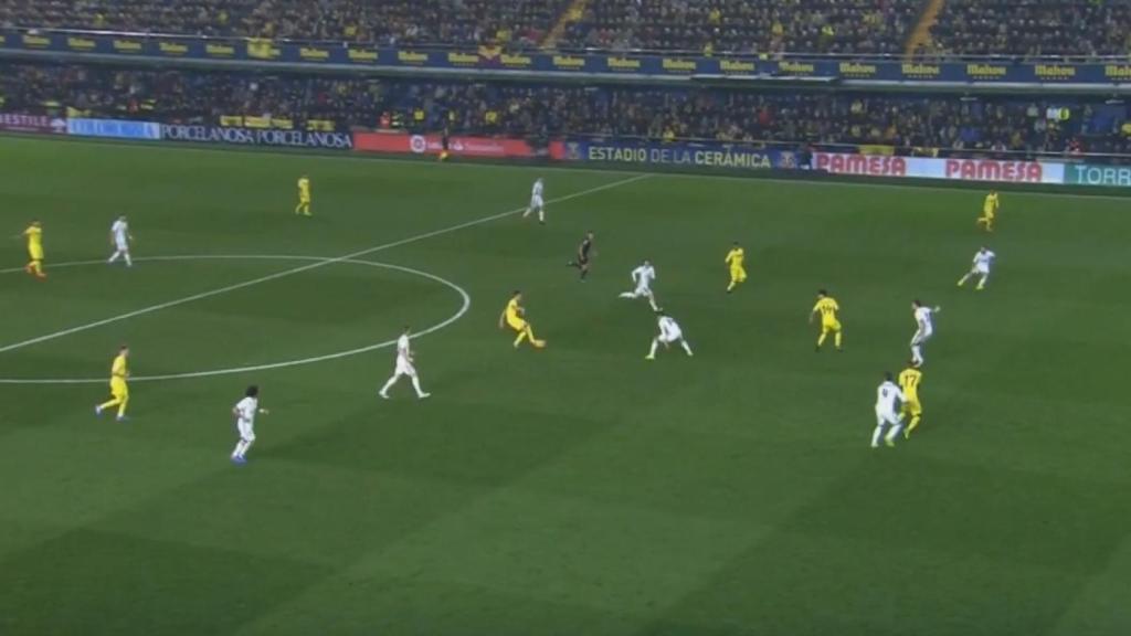 Fuera de juego de Makambu antes de su gol