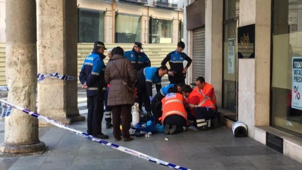 fallece anciana calle valladolid centro ambulancia policia 1