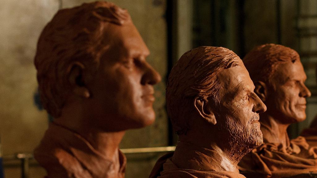 Bustos de Rivera, Rajoy y Sánchez en el Museo de Cera de Madrid.